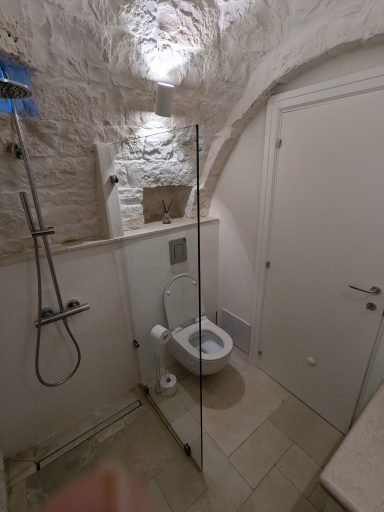 Independent trullo bathroom