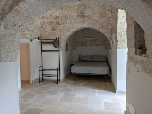 Alcove bedroom space